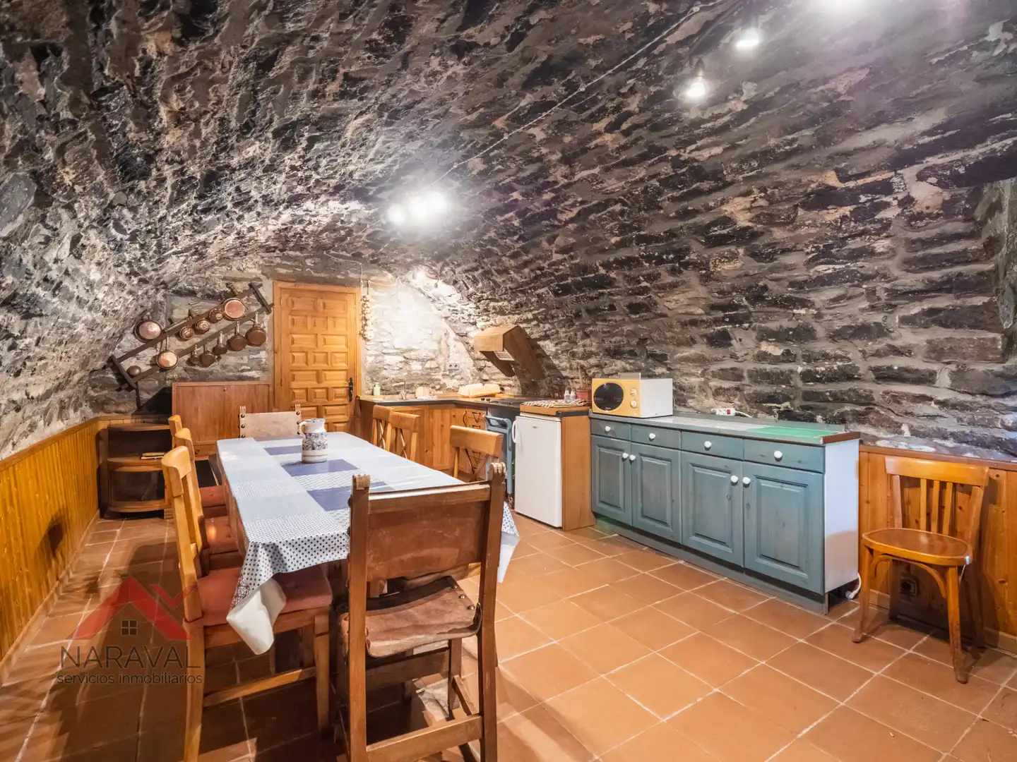 Cocina de Casa o chalet en venta en Fiscal con Aire acondicionado, Calefacción y Jardín privado
