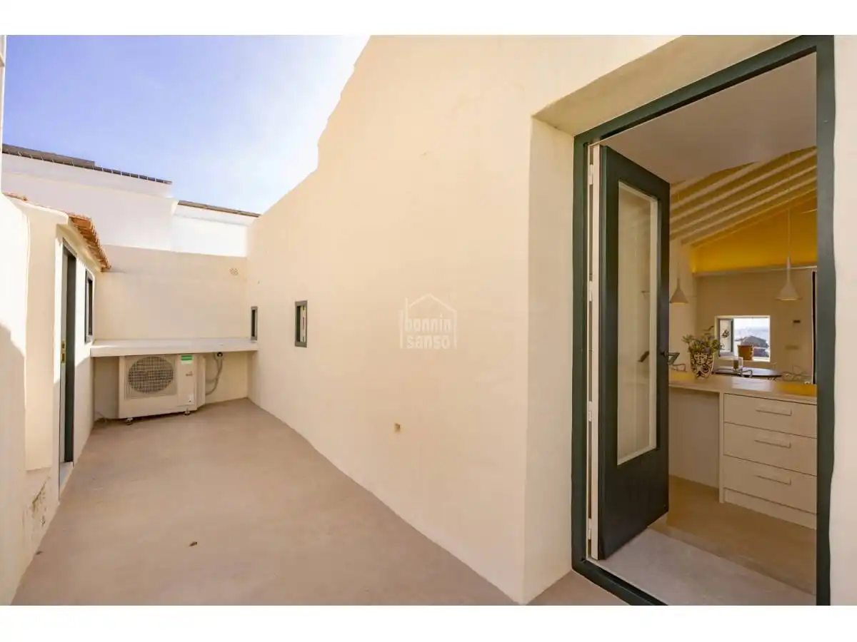 Vista exterior de Apartamento en venta en Maó - Mahón con Terraza y Amueblado