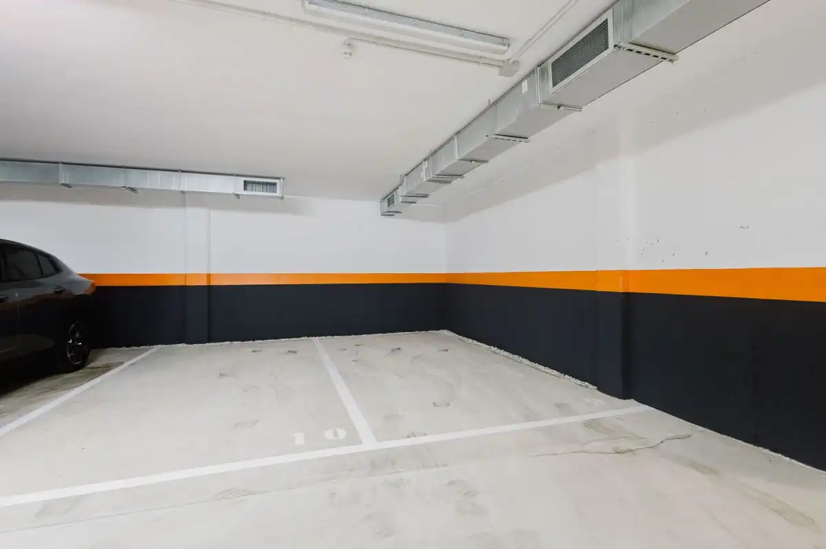 Parkplatz von Maisonette zum Verkauf in Málaga mit Klimaanlage, Heizung und Terrasse