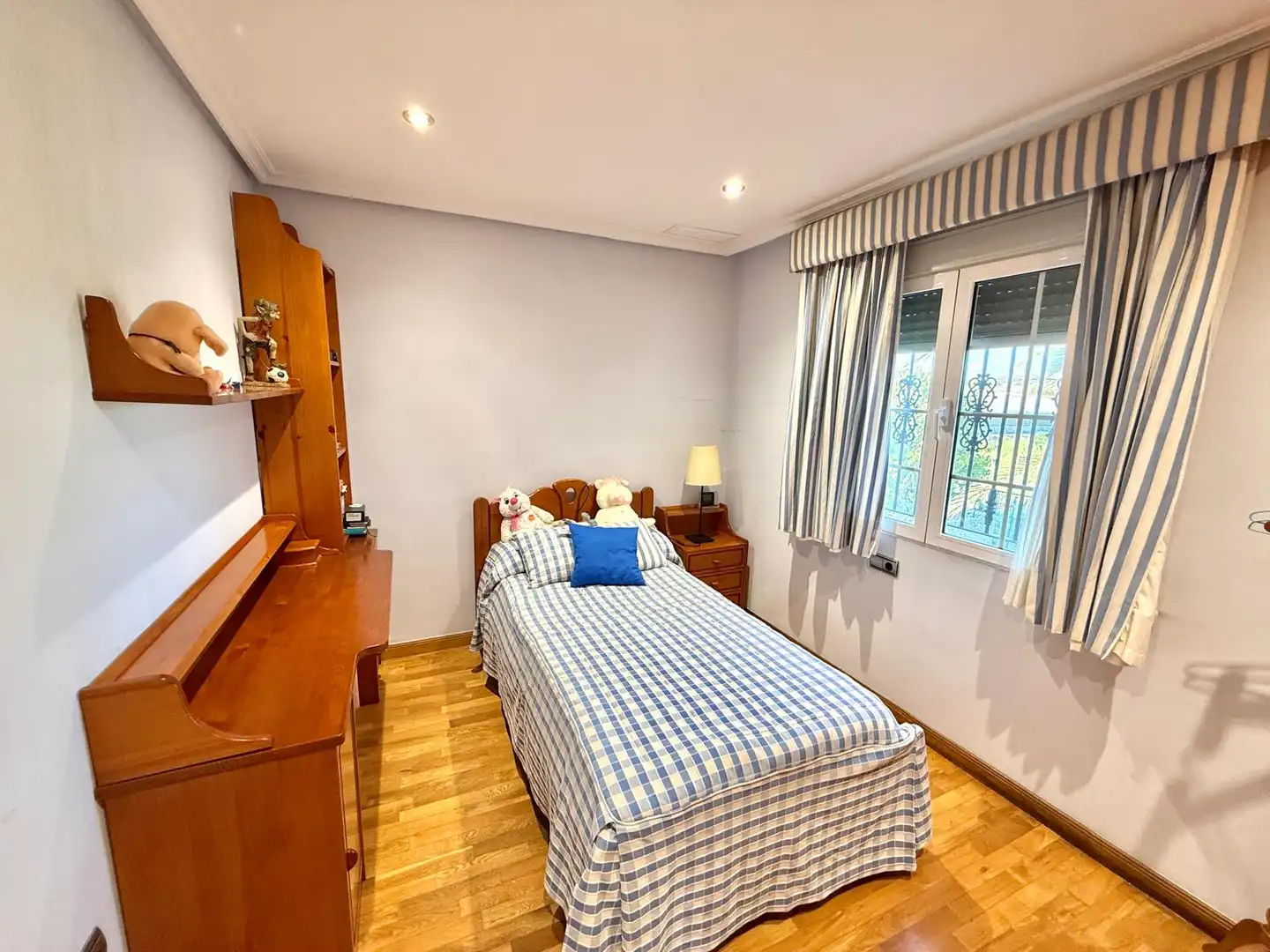 Dormitori de Casa o xalet en venda en Elche / Elx amb Aire condicionat, Calefacció i Jardí privat