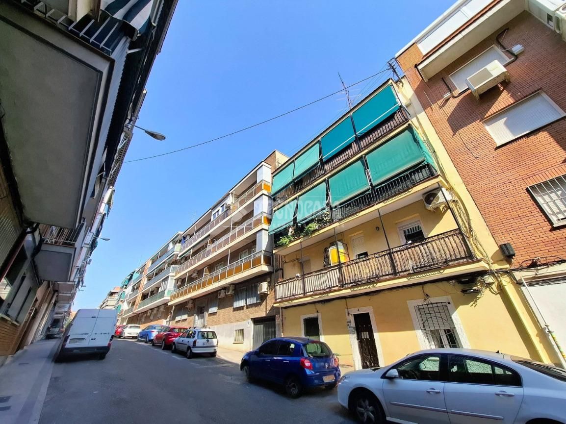Vista exterior de Piso en venta en  Madrid Capital
