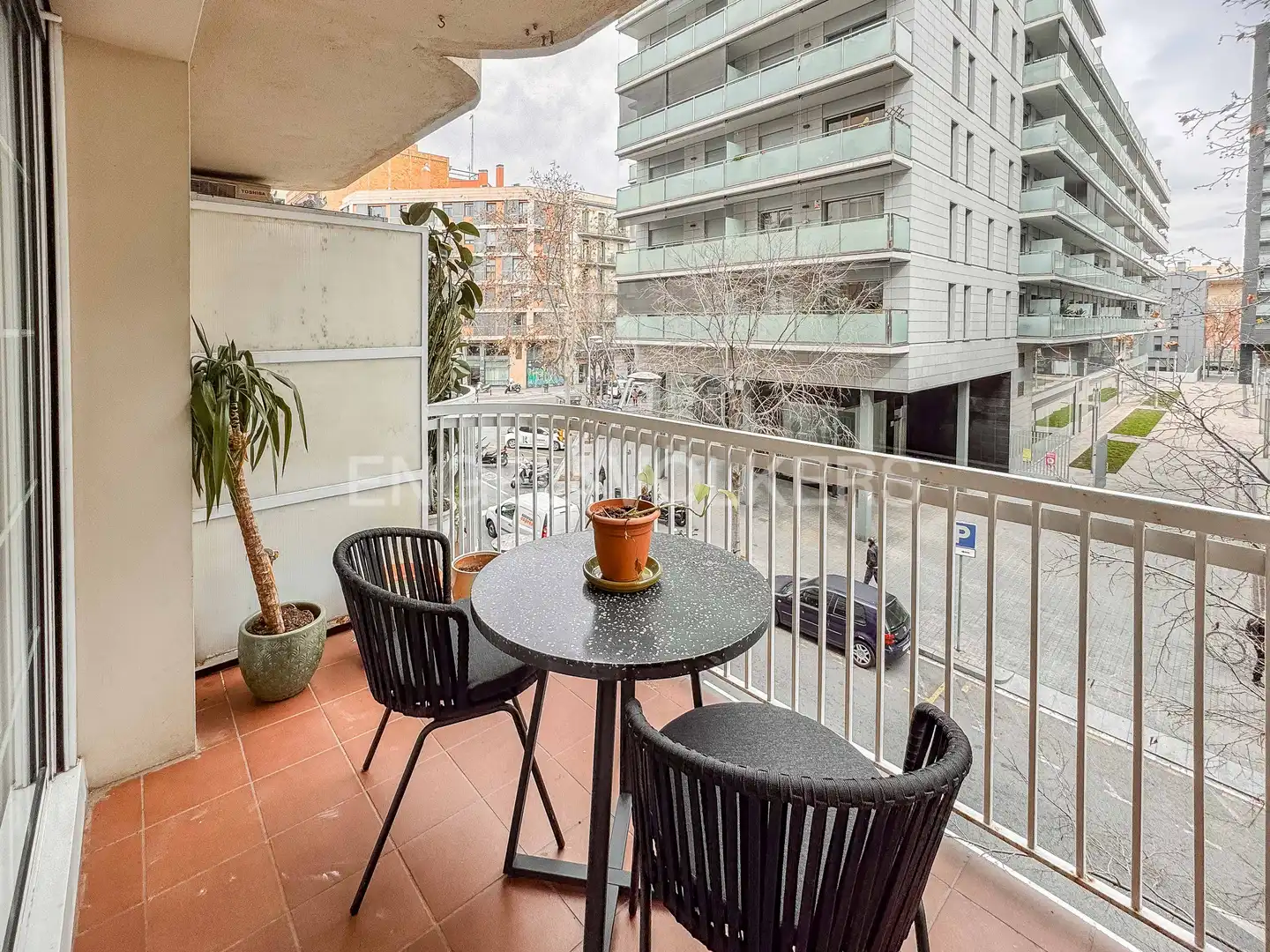 Flat with terrace to rent in Eixample