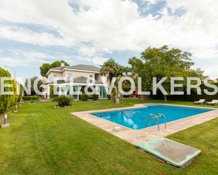 Vista exterior de Casa o xalet en venda en Fuente El Saz de Jarama amb Piscina