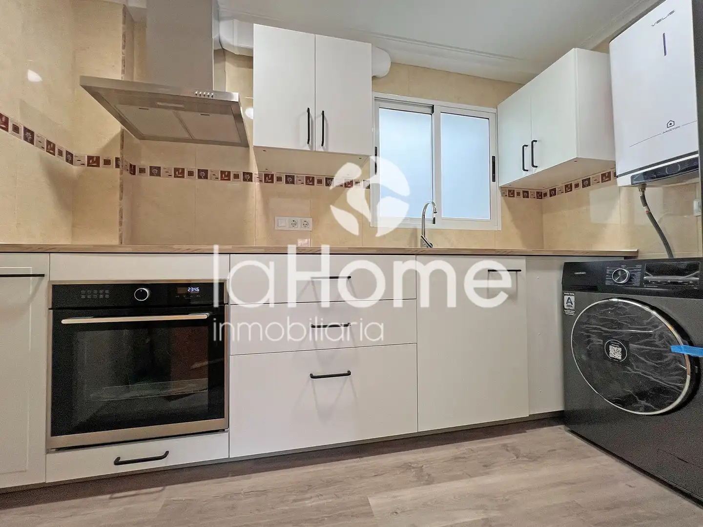 Kitchen of Flat for sale in Paterna  with Air Conditioner, Parquet flooring and Terrace