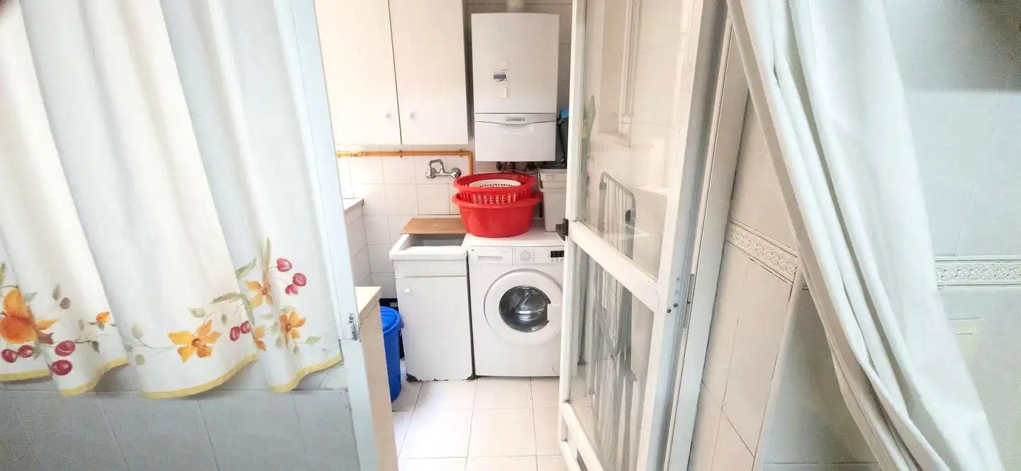 Cuina de Pis de lloguer en Valencia amb Aire condicionat, Terrassa i Moblat