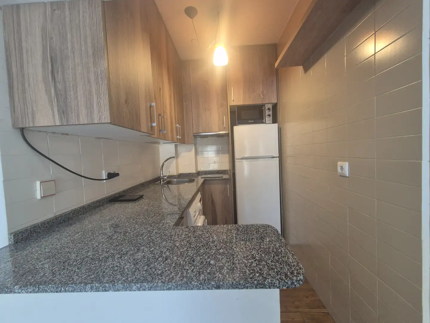 Cuina de Apartament de lloguer en Badajoz amb Aire condicionat, Moblat i Rentadora
