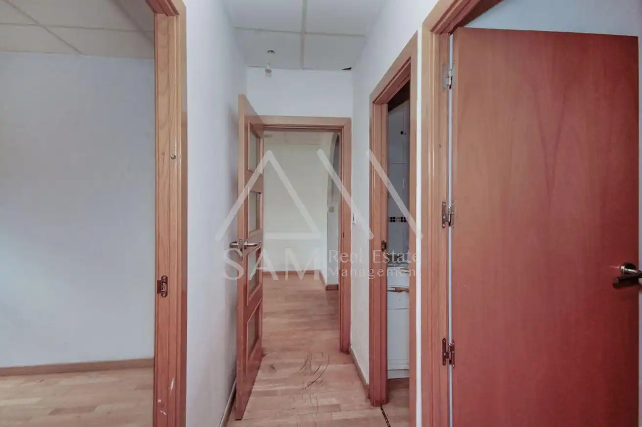 Planta baja en venta en Ciutat Meridiana