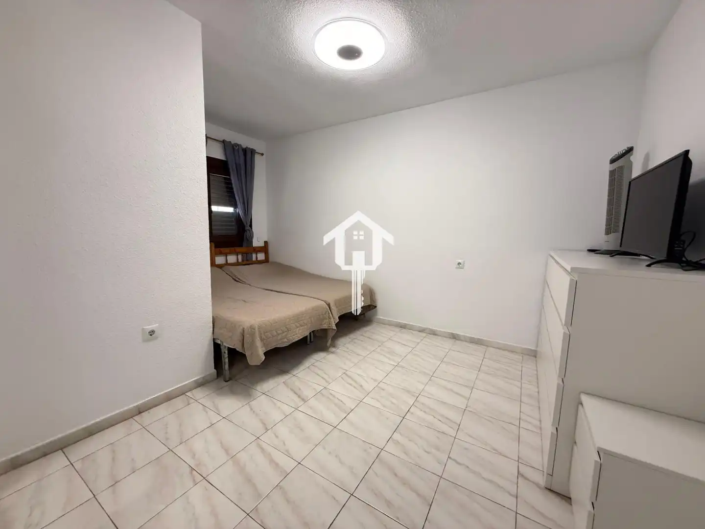 Habitación de Dúplex en venta en Torrevieja con Aire acondicionado, Terraza y Amueblado