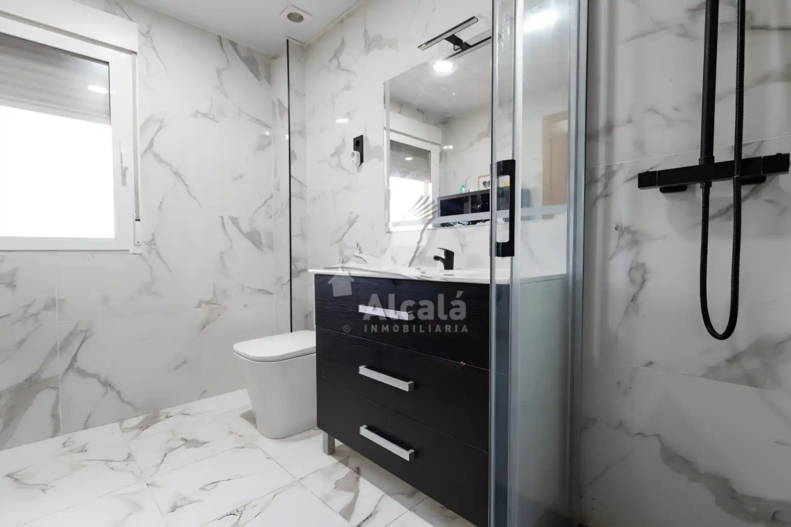 Baño de Casa adosada en venta en Valdeavero con Aire acondicionado, Calefacción y Jardín privado