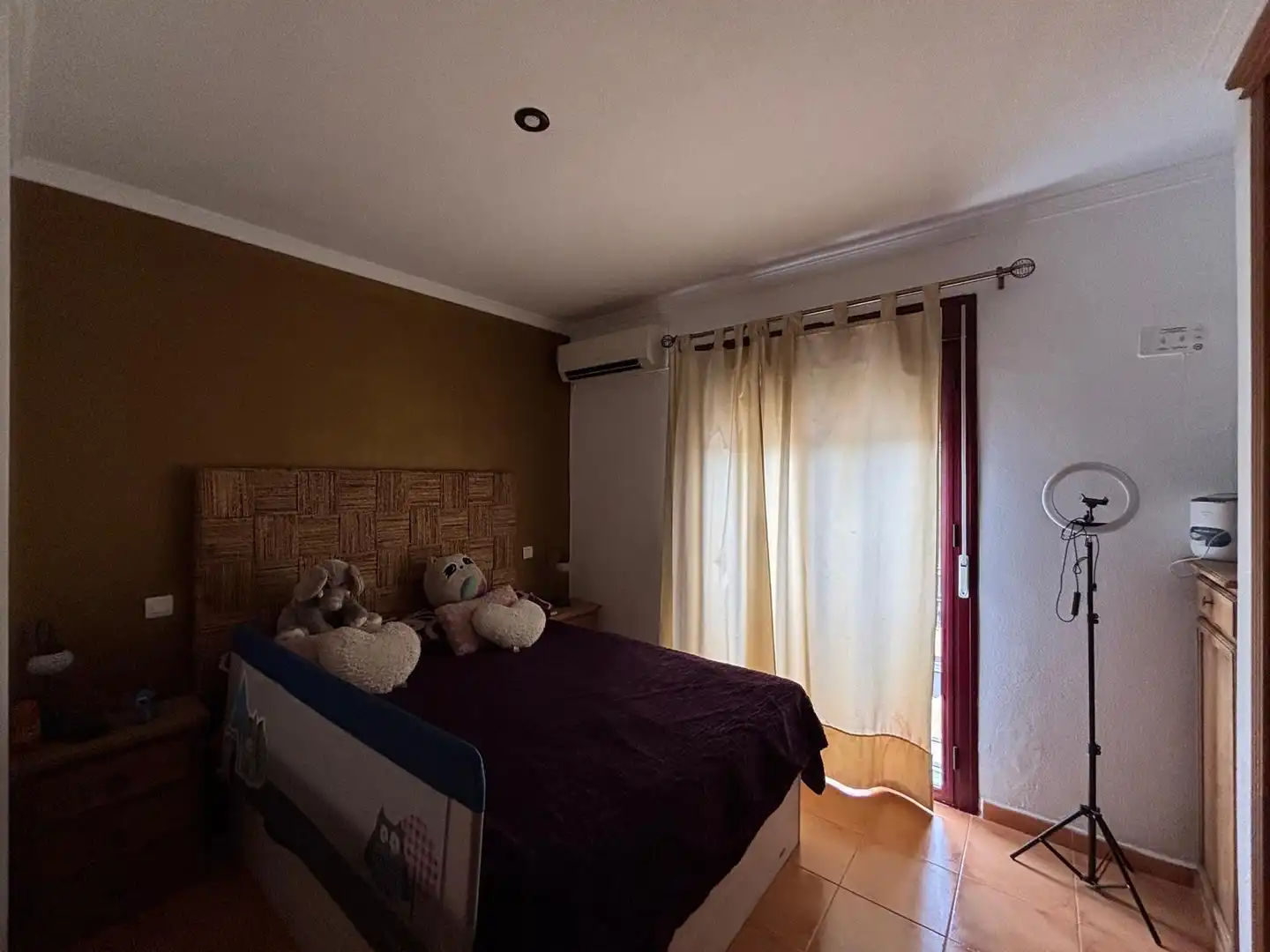 Dormitori de Casa adosada en venda en Los Barrios amb Calefacció, Jardí privat i Alarma