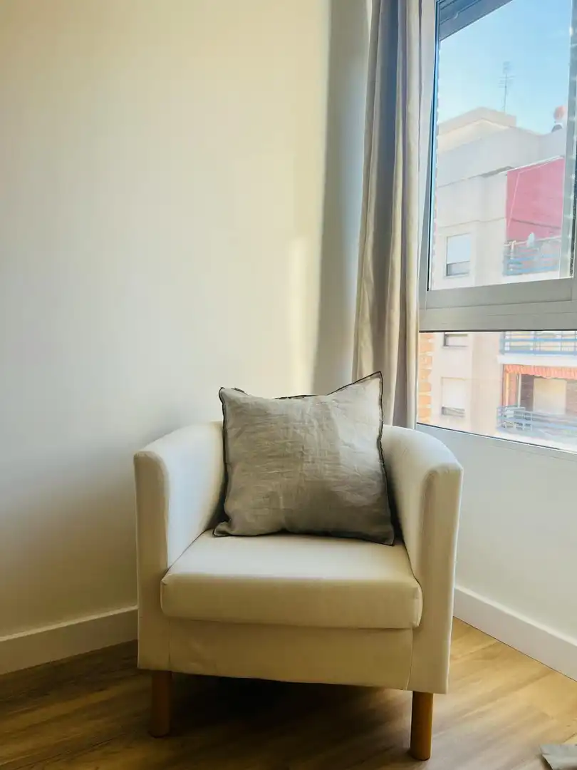 Schlafzimmer von Wohnung zur Miete in Valencia mit Klimaanlage, Heizung und Möbliert