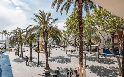 Exterior view of Apartment for sale in Vilanova i la Geltrú  with Air Conditioner, Heating and Parquet flooring