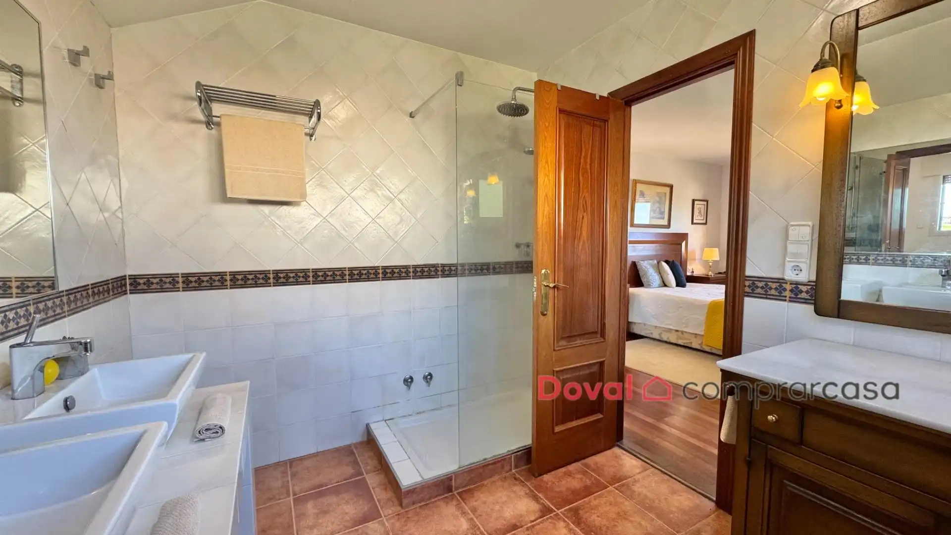 Bany de Casa o xalet en venda en Vigo  amb Aire condicionat, Calefacció i Jardí privat