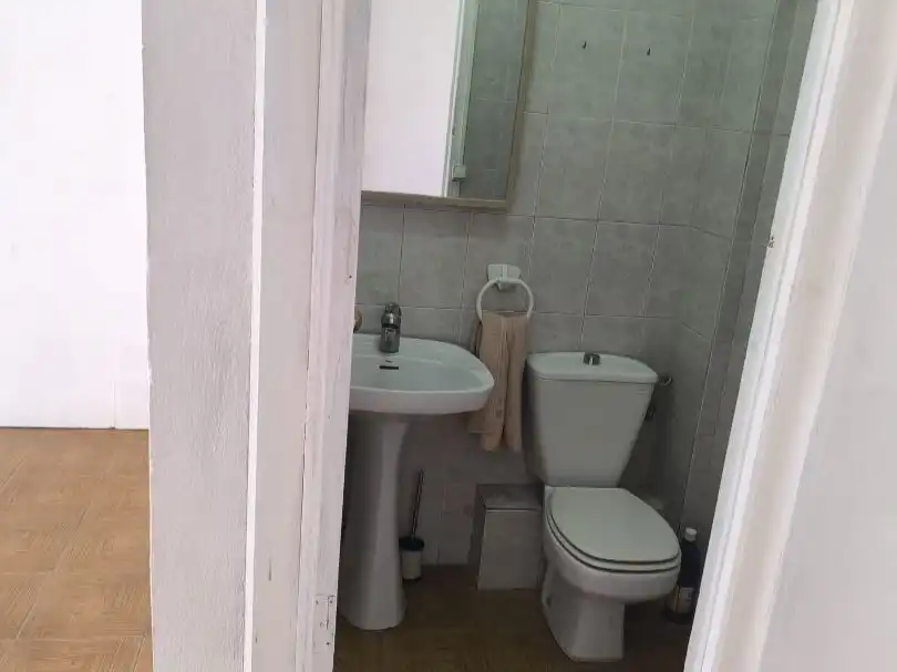 Baño de Local de alquiler en Ayuntamiento - El Salvador
