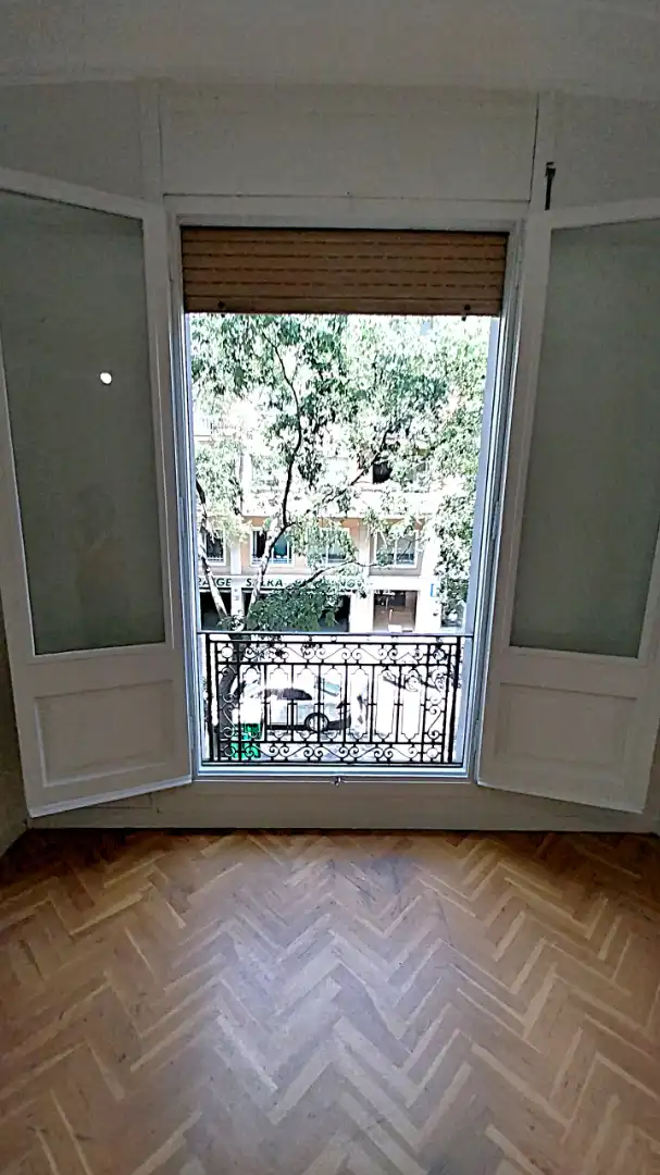 Terrassa de Pis de lloguer en Barcelona amb Calefacció, Parquet i Forn