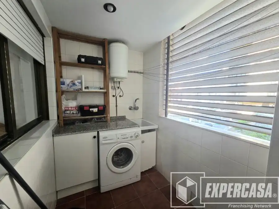 Cuina de Apartament de lloguer en Cullera amb Terrassa, Piscina i Moblat
