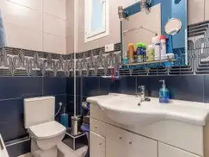 Badezimmer von Wohnung zur Miete in Madrid mit Klimaanlage, Heizung und Möbliert