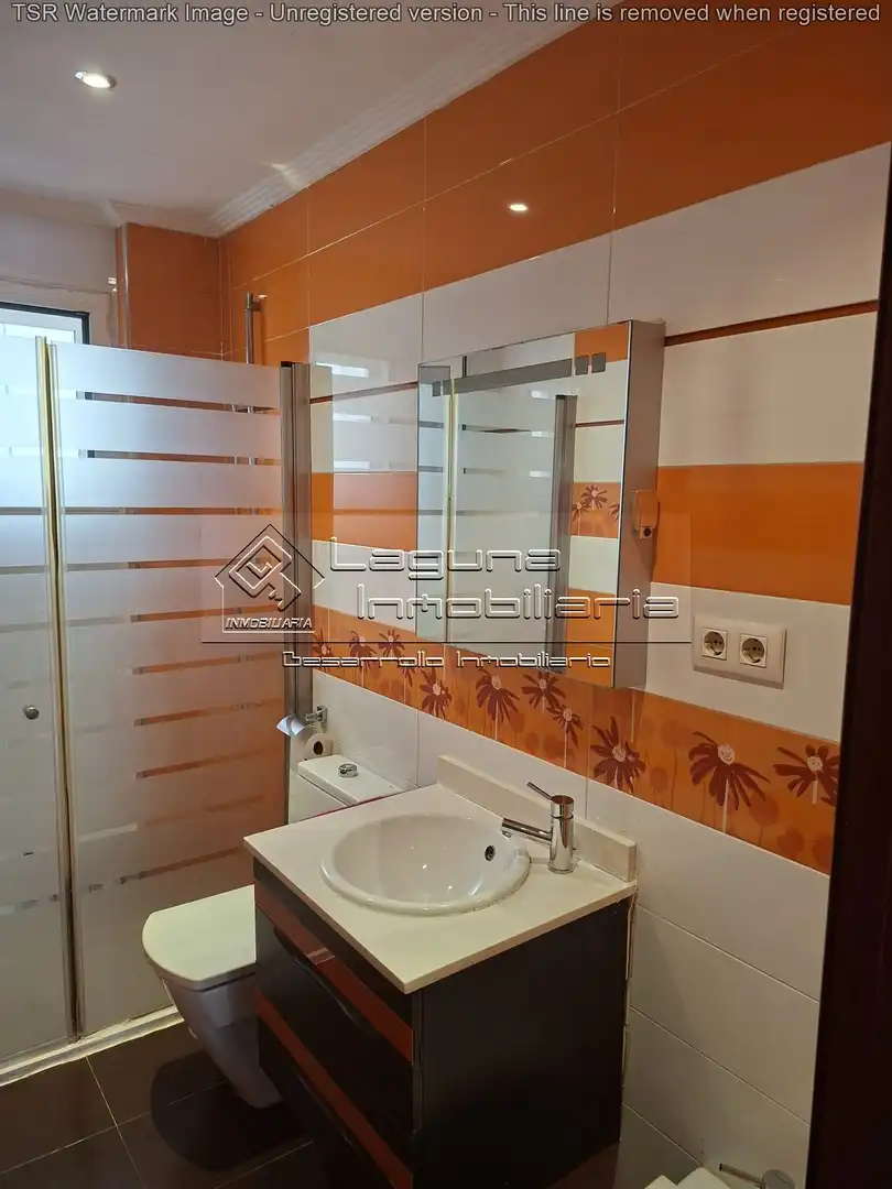 Baño de Piso en venta en Cádiz con Aire acondicionado