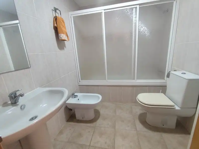 Bany de Apartament en venda en Cullera amb Aire condicionat, Terrassa i Moblat