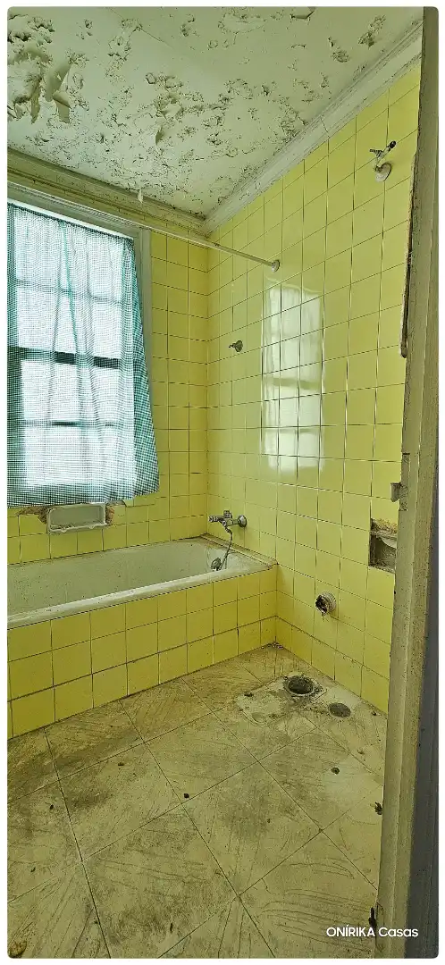 Bany de Casa o xalet en venda en Lugo amb Jardí privat, Parquet i Traster