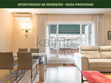 Ático con balcón en venta en Carrer de la Providència