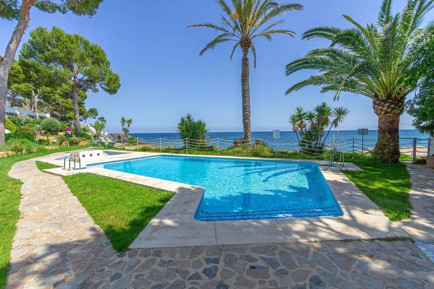 Piscina de Apartament de lloguer en Altea amb Aire condicionat, Jardí privat i Terrassa