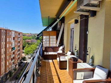 Appartamento con balcone in vendita a Avenida Gonzalo de Berceo