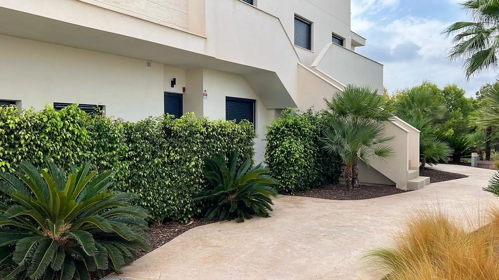 Außenansicht von Wohnung zur Miete in Pilar de la Horadada mit Klimaanlage, Heizung und Privatgarten