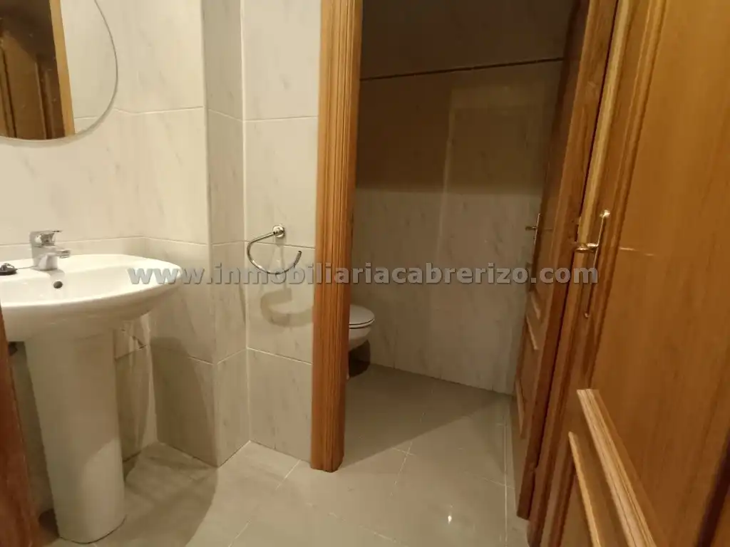 Baño de Local en venta en  Logroño con Aire acondicionado, Calefacción y Terraza