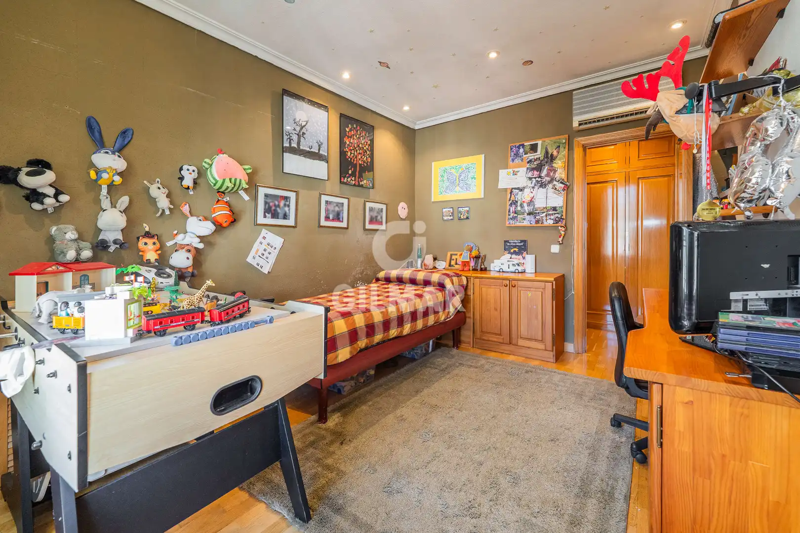 Habitación de Ático en venta en Madrid con Calefacción y Balcón