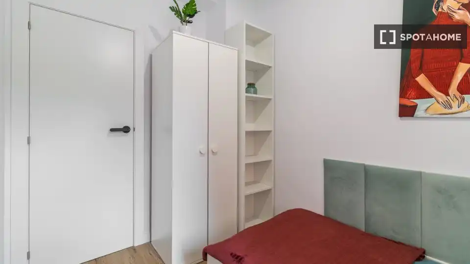 Bedroom of Flat for share in Barcelona  with Air Conditioner, Terrace and Furnished