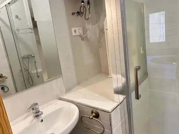 Bathroom of Houses for rent in Plasencia  with Air Conditioner, Terrace and Furnished
