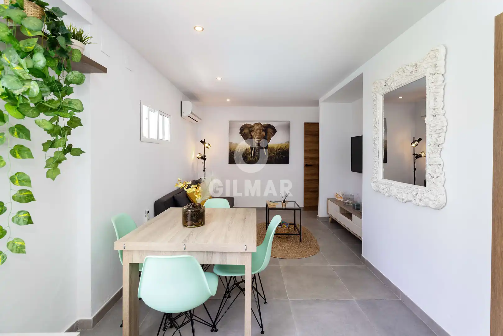 Sala d'estar de Casa o xalet en venda en Benalmádena amb Jardí privat i Piscina
