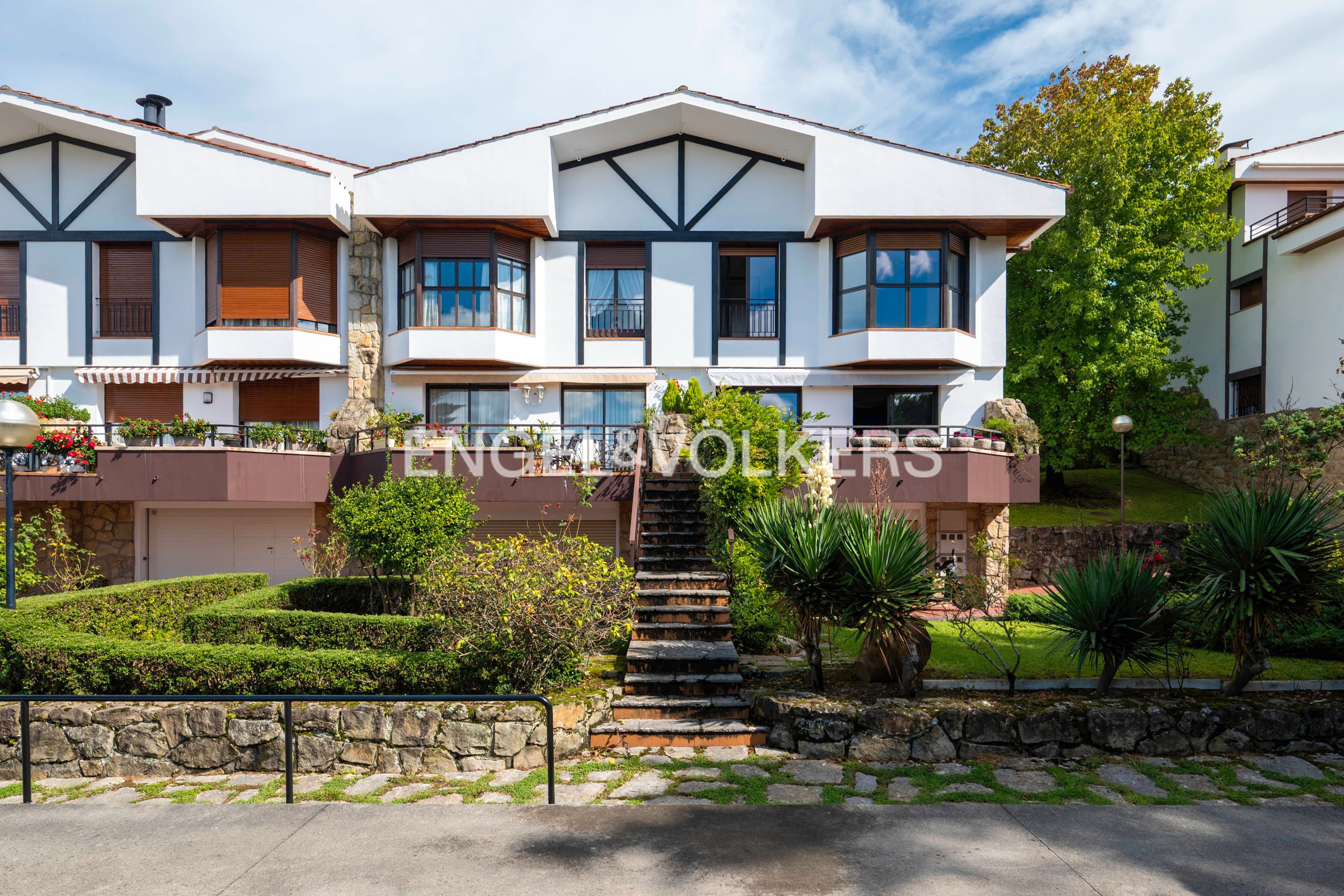 Vista exterior de Casa o xalet de lloguer en Donostia - San Sebastián  amb Aire condicionat, Calefacció i Jardí privat
