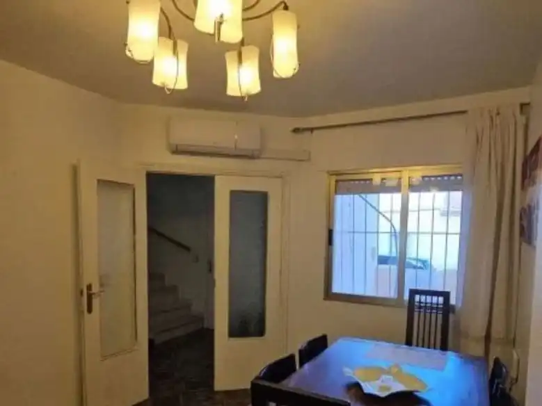 Casa aparellada amb jardí en venda a Calle Río Nalón 8, imagen 4