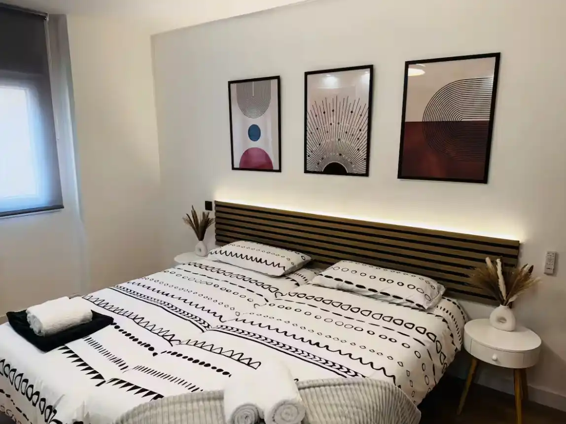 Bedroom of Apartments for rent in Zaragoza  with Air Conditioner, Heating and Parquet flooring