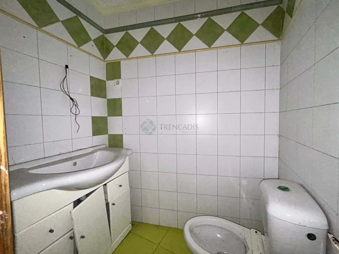 Badezimmer von Einfamilien-Reihenhaus zum Verkauf in Llíria