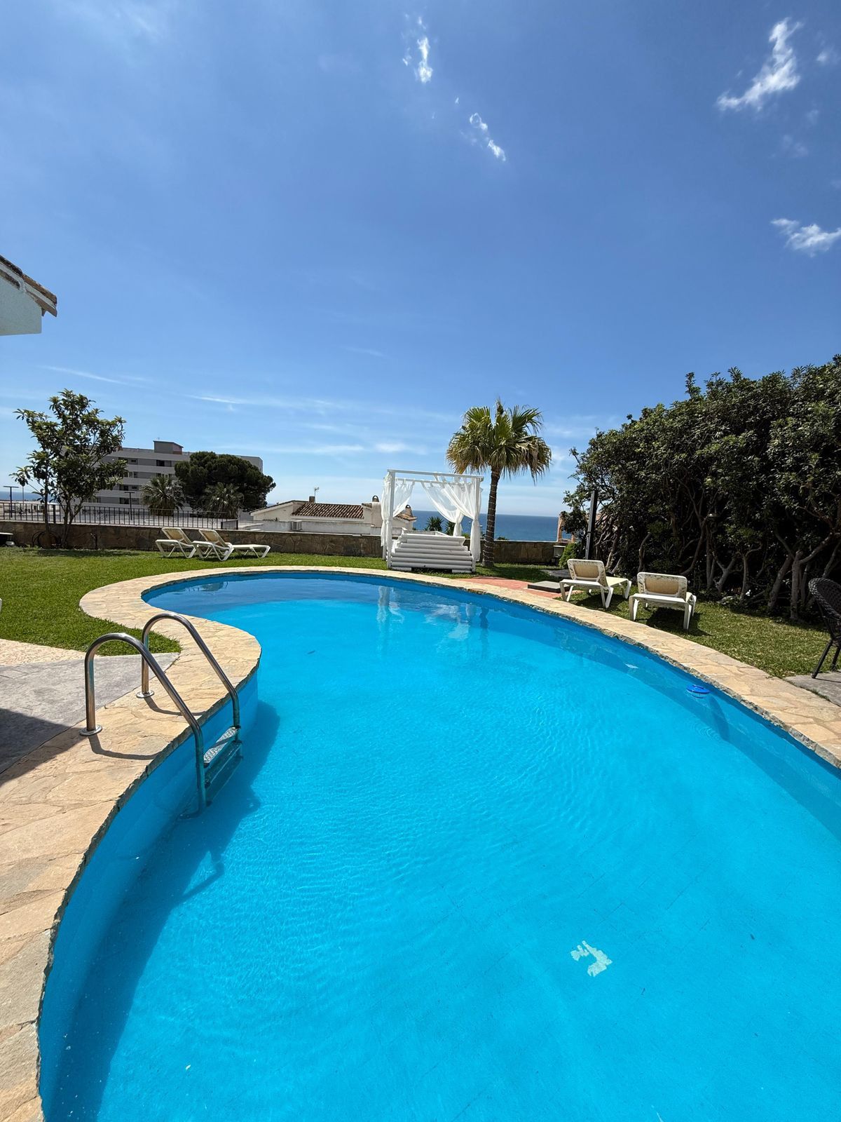 Piscina de Casa adosada en venta en Benalmádena con Aire acondicionado, Jardín privado y Piscina