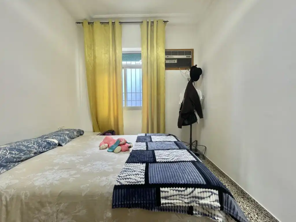 Bedroom of Flat for sale in Dos Hermanas