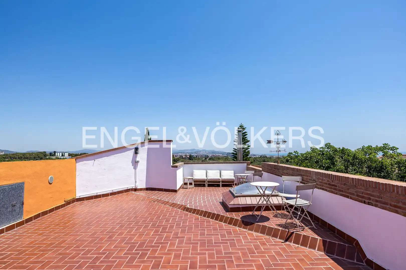Terraza de Finca rústica en venta en Vilanova i la Geltrú con Calefacción, Jardín privado y Terraza
