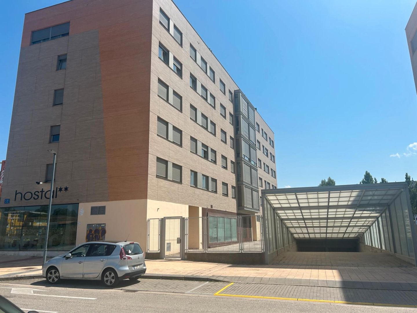 Vista exterior de Garatge en venda en Burgos Capital