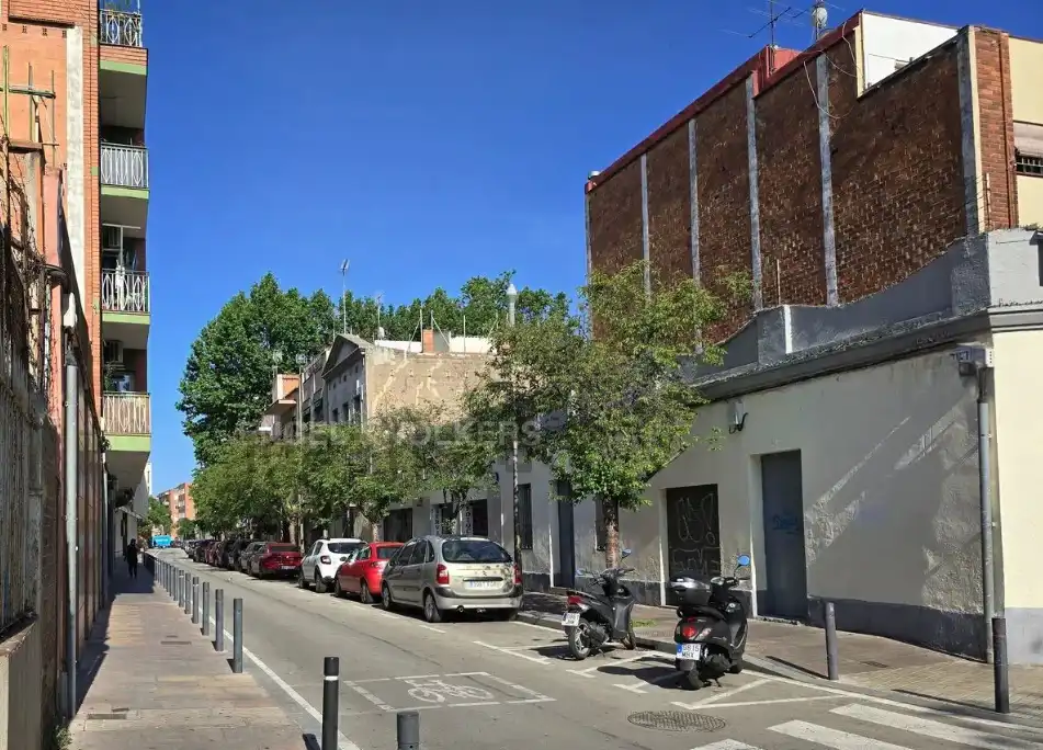 Außenansicht von Gebäude zur Miete in Barcelona