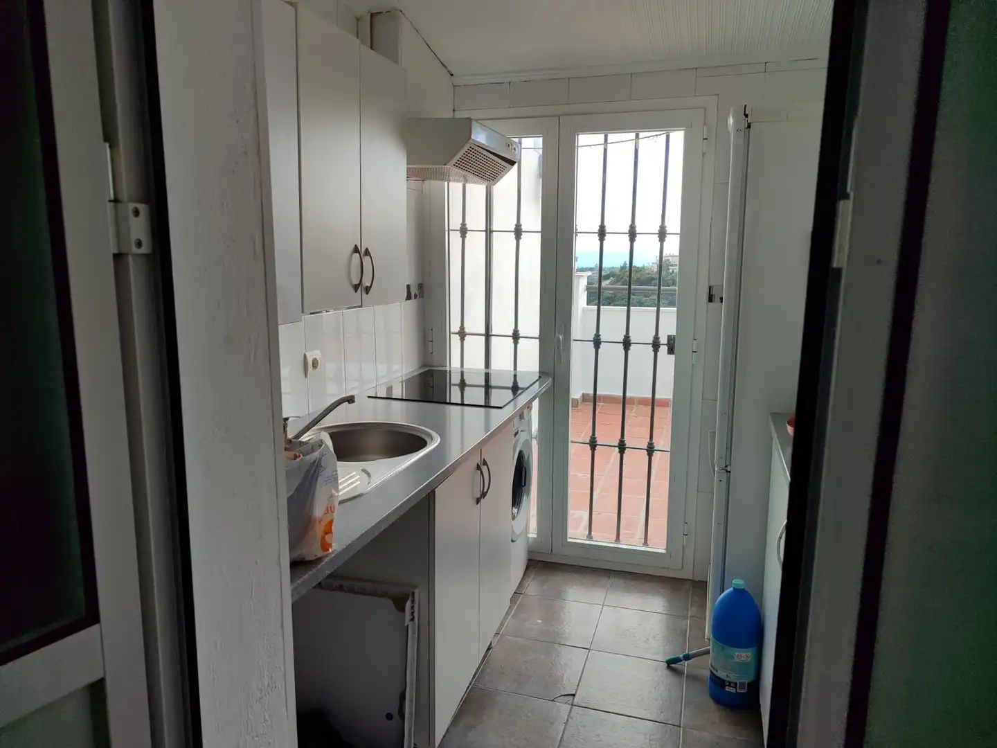 Kitchen of Duplexes for sale in Estepona  with Air Conditioner, Terrace and Community pool