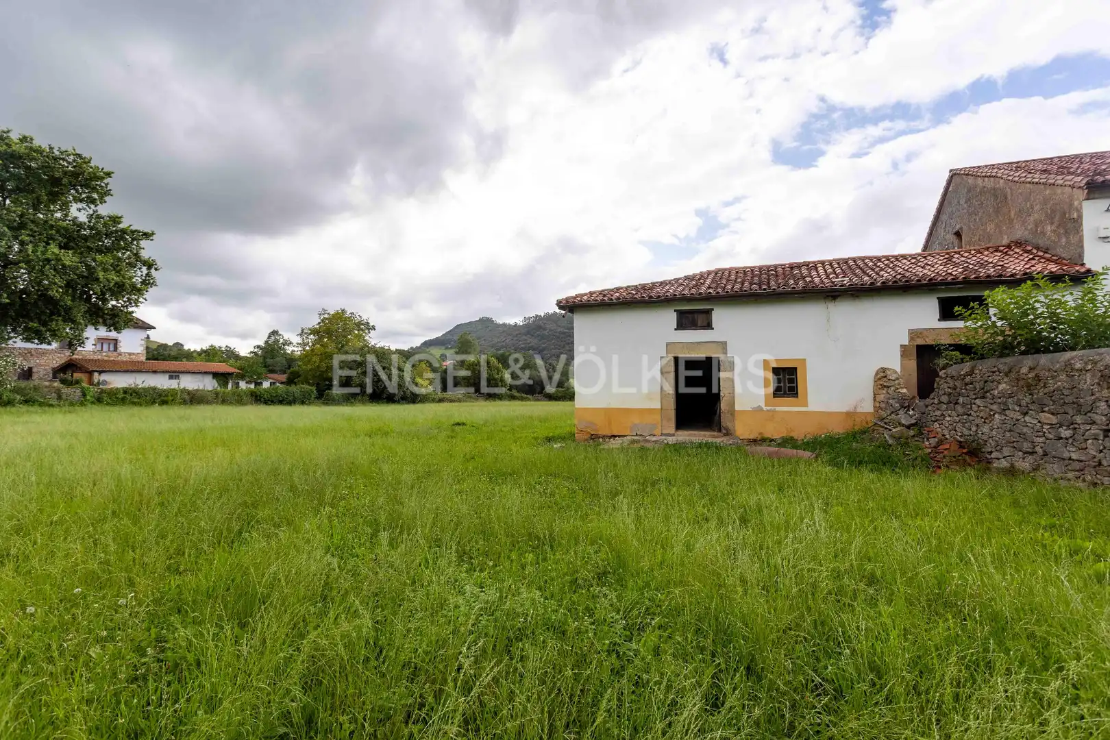 Finca rústica en venta en Entrambasaguas con Calefacción, Jardín privado y Balcón