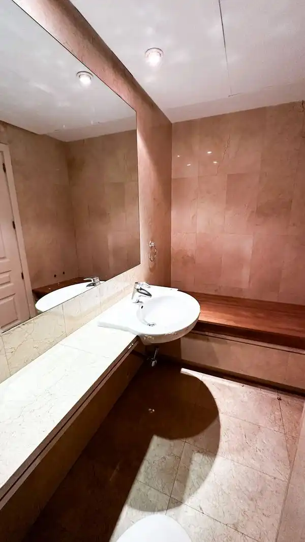 Baño de Piso de alquiler en Madrid con Aire acondicionado, Jardín privado y Trastero