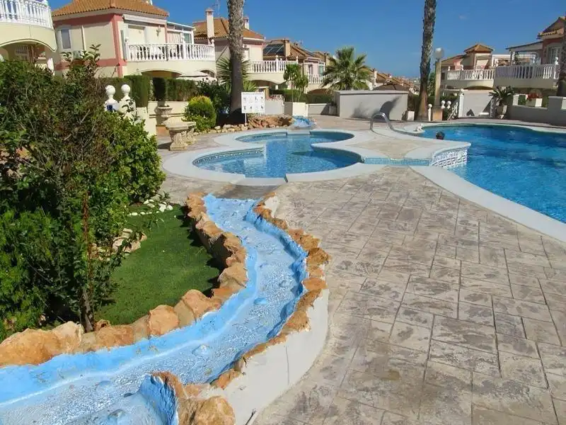 Villa à vendre à Nueva Torrevieja - Aguas Nuevas