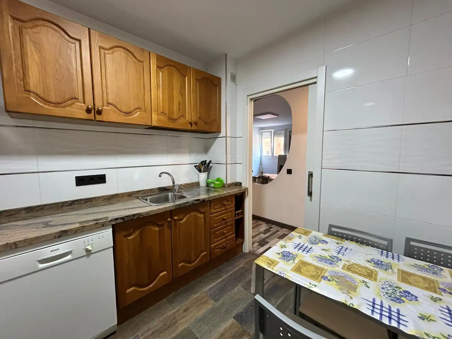 Küche von Wohnung zur untervermieten in Almería mit Klimaanlage, Heizung und Möbliert