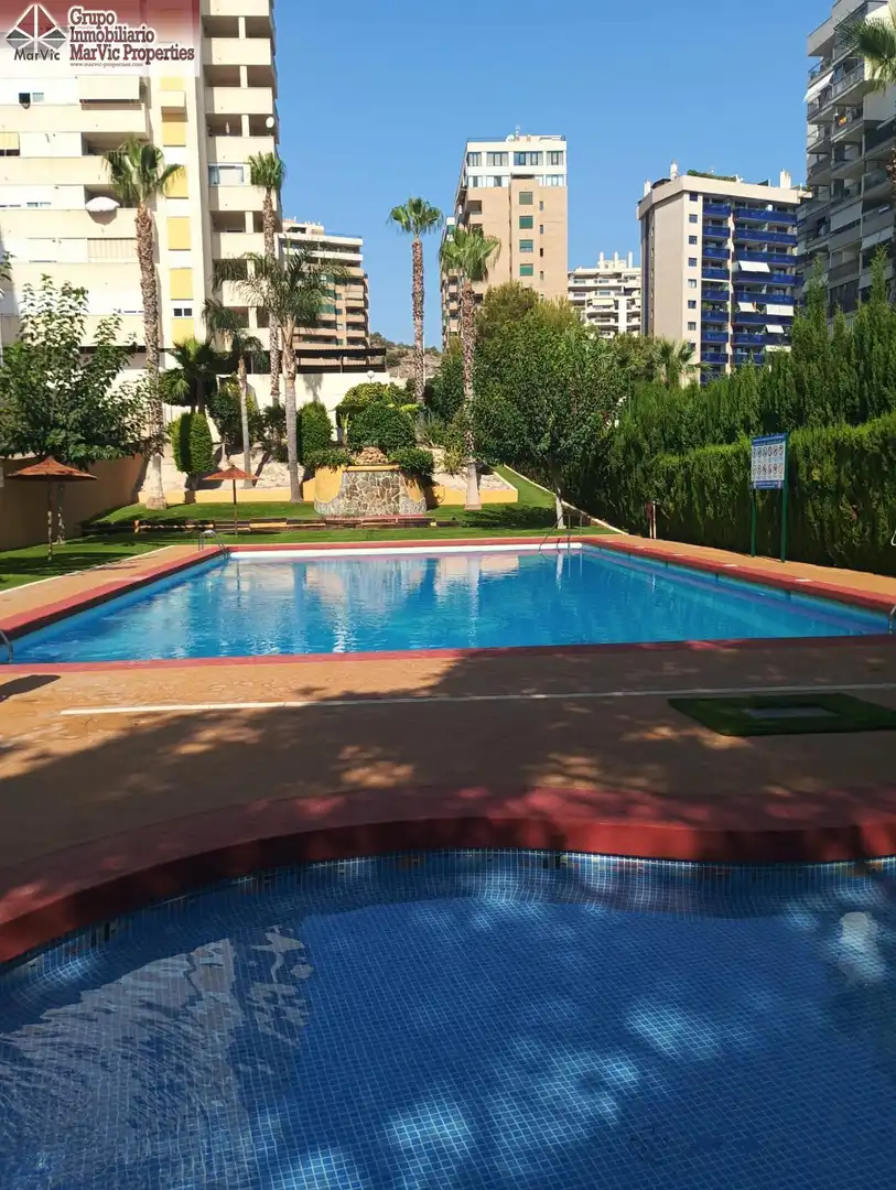 Piscina de Apartamento en venta en Villajoyosa / La Vila Joiosa con Aire acondicionado, Jardín privado y Amueblado