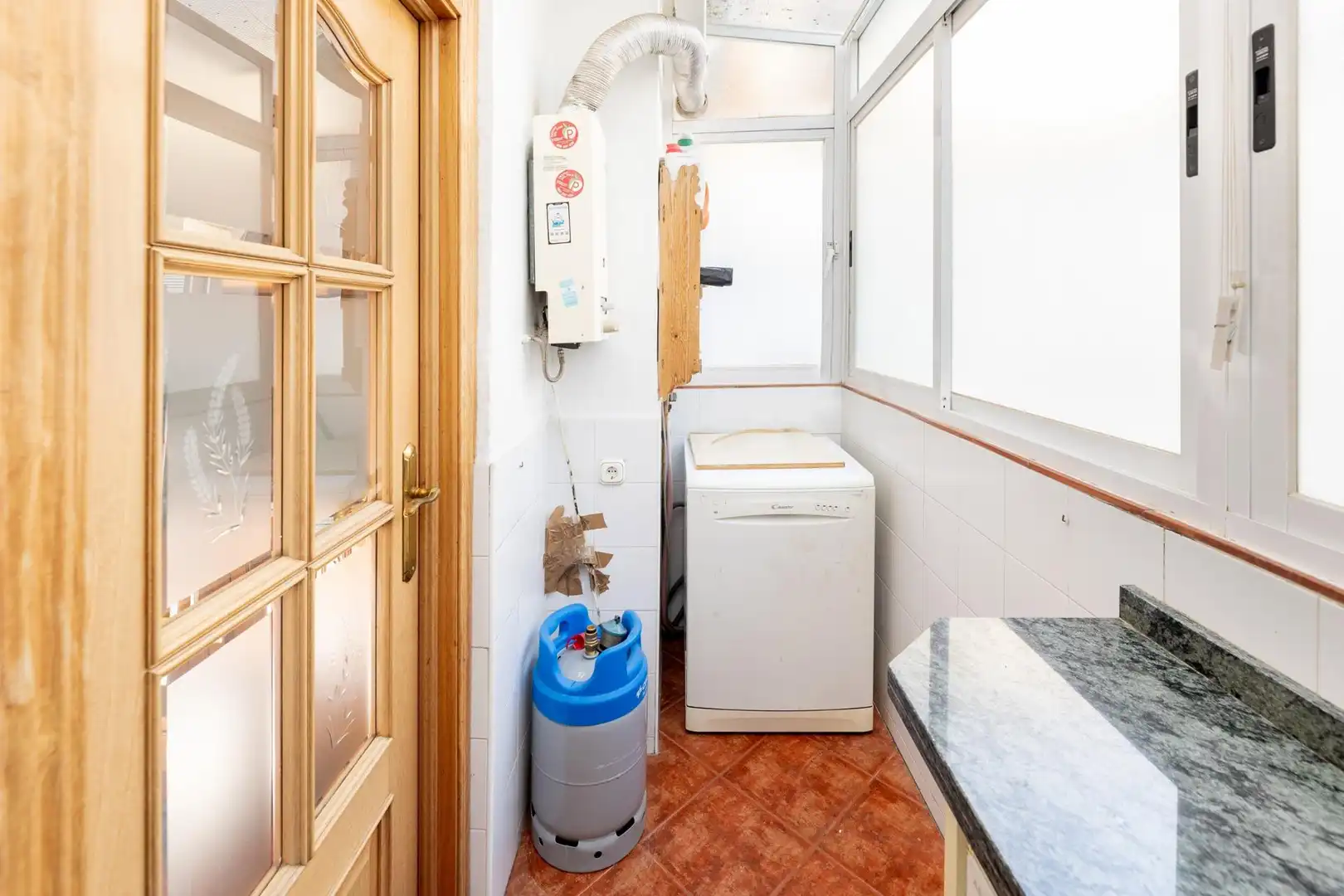 Kitchen of Flat for sale in Granada  with Air Conditioner, Heating and Parquet flooring