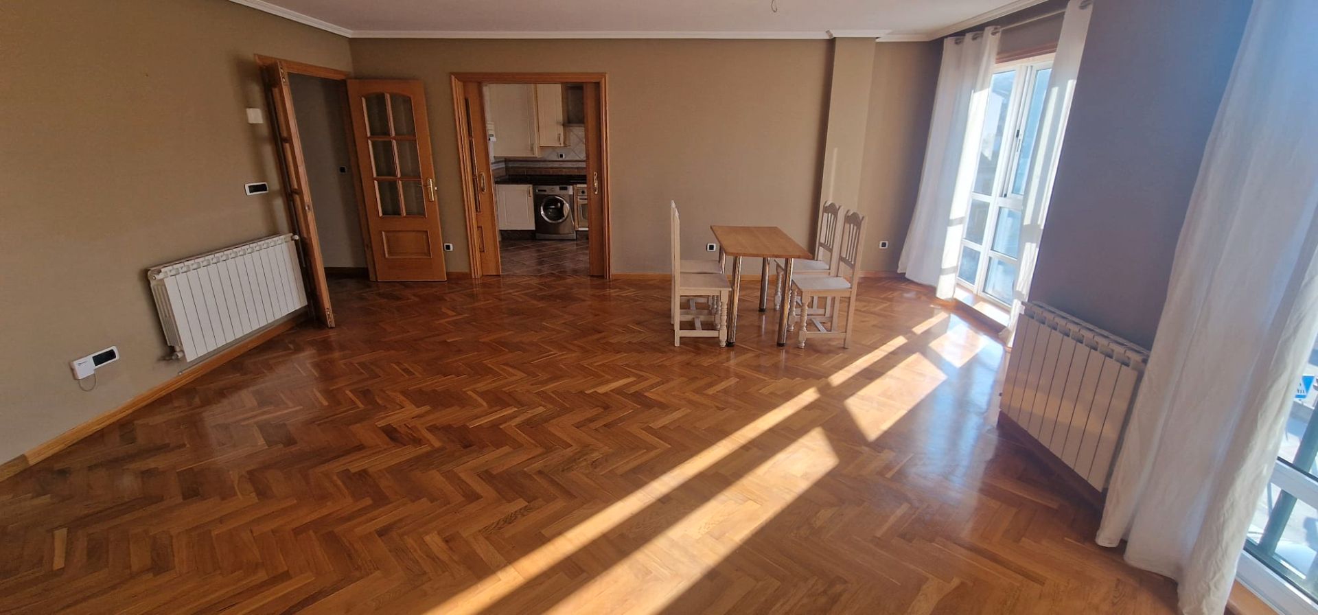 Dining room of Flat for rent in Arteixo  with Heating, Parquet flooring and Oven